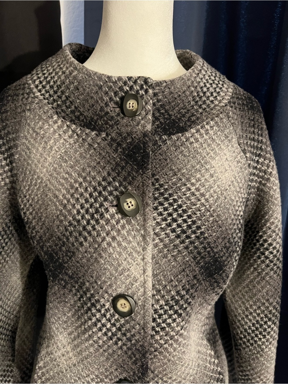 Pendleton Petite Wool Plaid Jacket Coat Women’s Size 18 Gray Black Button Front - Picture 3 of 6